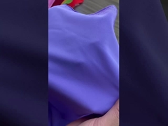 การดูดความชื้น เสื้อผ้ายางยืดหยุ่น 40D ยืดหยุ่น 81% ไนลอน 19% สเปนเด็กซ์ ผ้ากันน้ํา เสื้อผ้าโยคะ